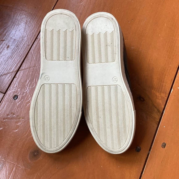 Duluth Trading Women's Lifetime Leather Slip-On Sneakers - Picture 3 of 5